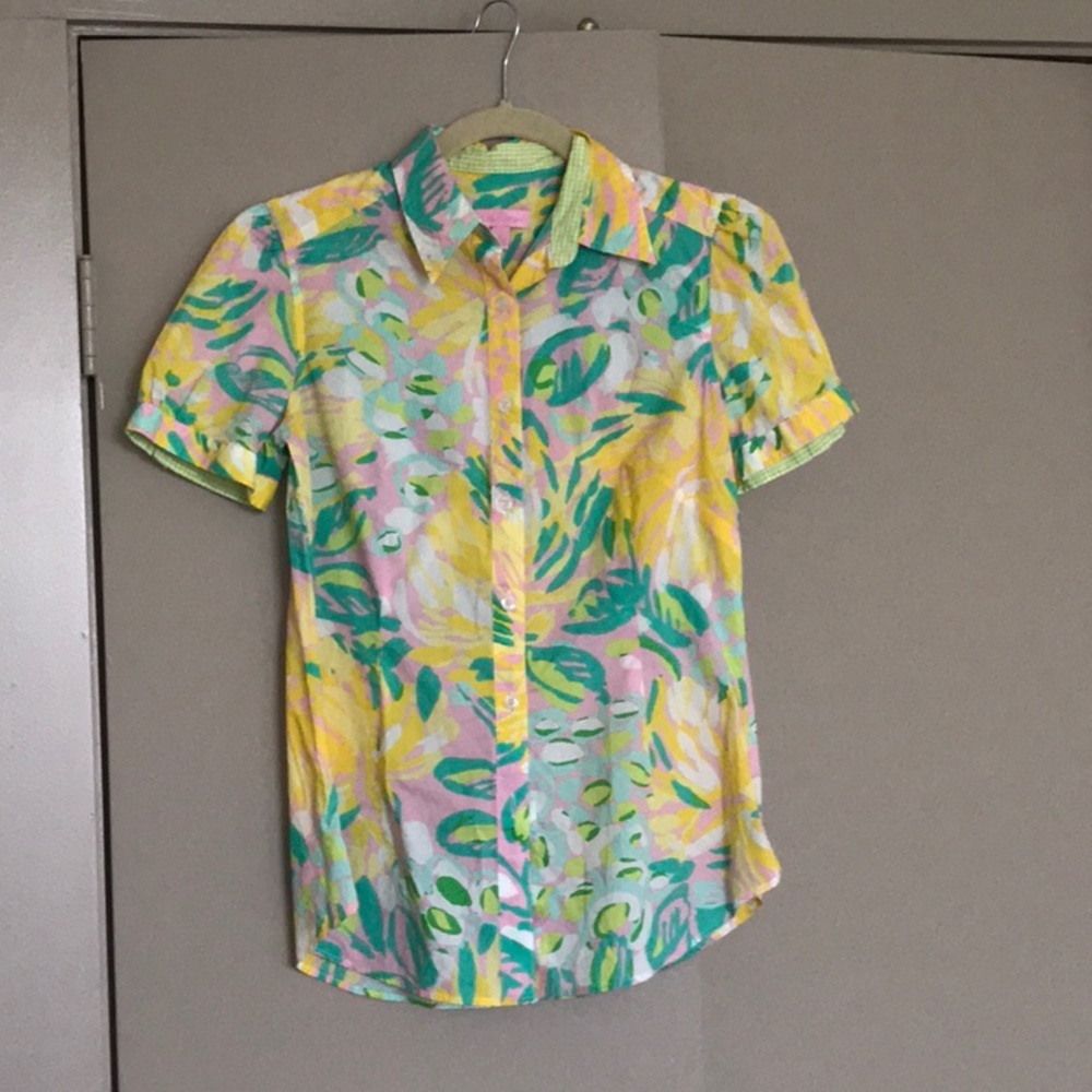 Lilly Pulitzer cap sleeve printed button up shirt